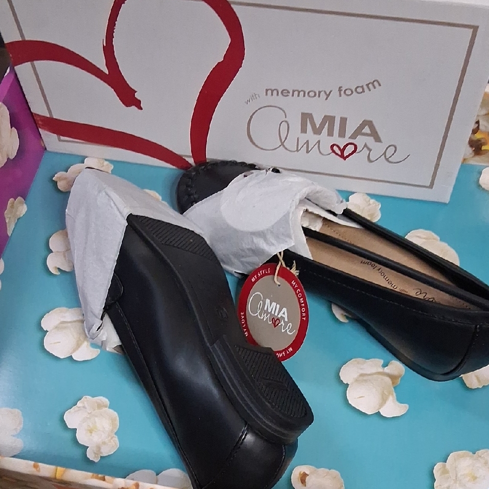 Mi Amore Classic Black Loafers with Memory Foam